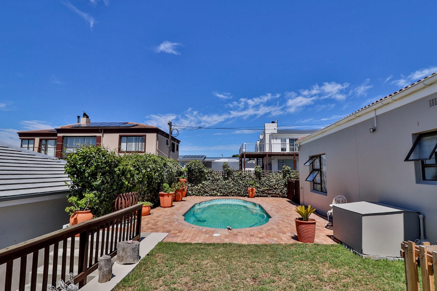 3 Bedroom Property for Sale in Yzerfontein Western Cape